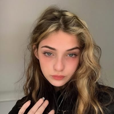 Rina Rose avatar
